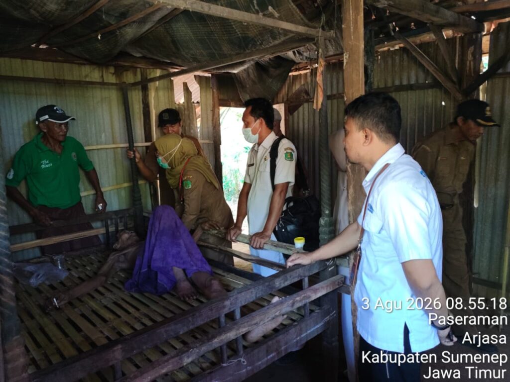 Gercap Camat Arjasa Langsung Turun Lapangan Temui Warga Desa Paseraman yang Lumpuh dan Hidup Sebatang Kara 2 WhatsApp Image 2026 08 03 at 10.54.141