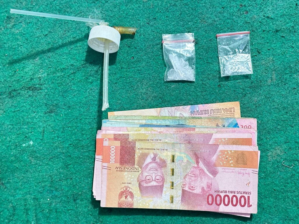 Polsek Kangean Ungkap Kasus Narkotika, Amankan Sabu 1,30 Gram dan Uang Tunai 1 WhatsApp Image 2026-09-01 at 19.32.07